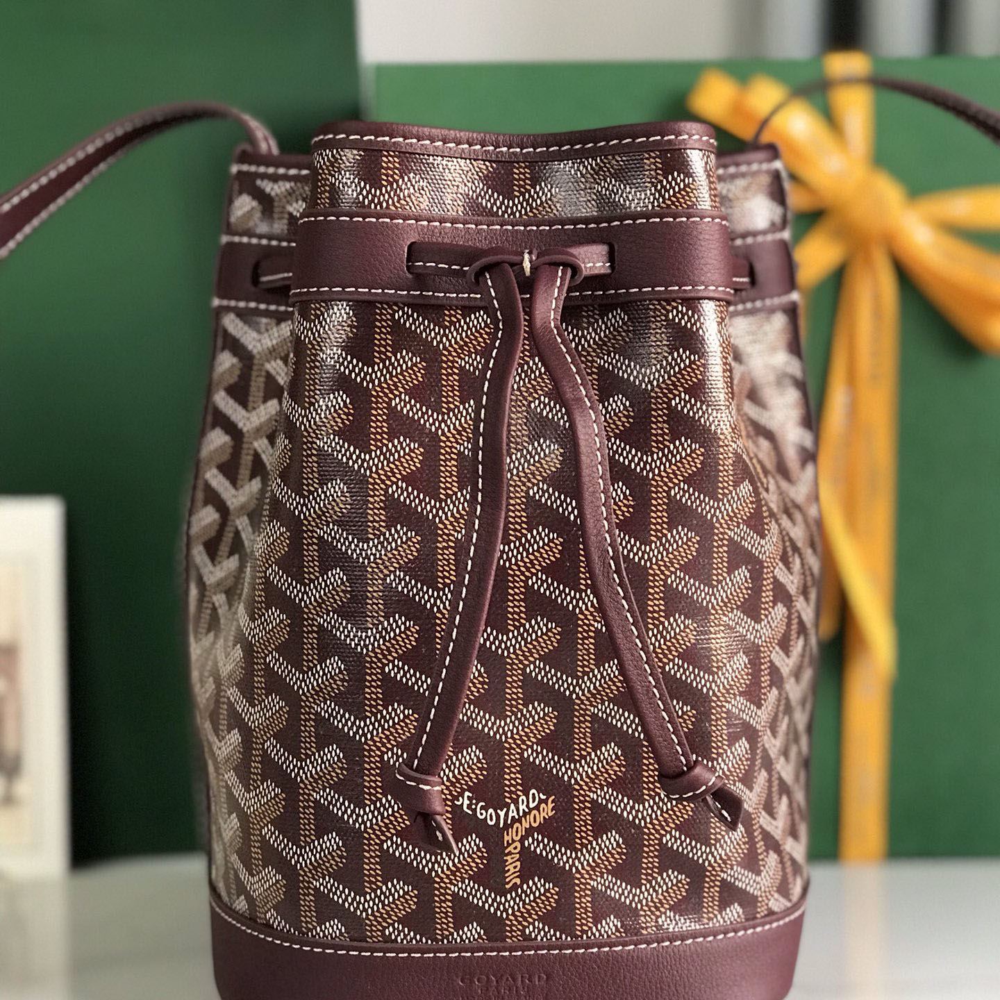 Go*ard bucket bags